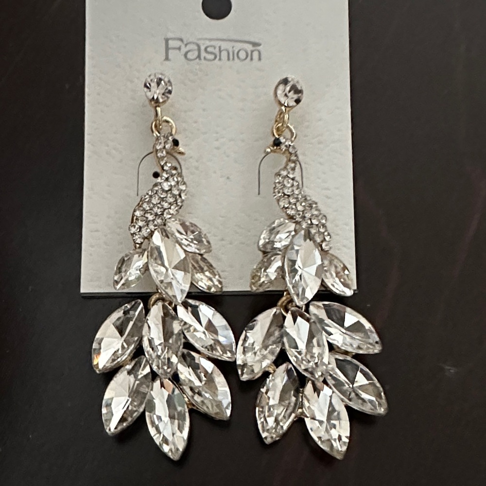 👑Stunning Crystal Peacock Drop Earrings
